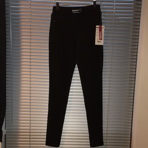 NWT: Mondetta Black Legging size XS